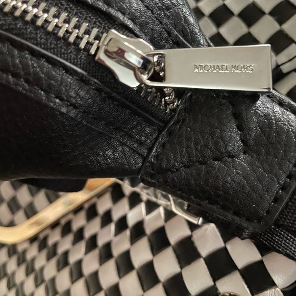 Michael Kors Black Leather crossbody Bag - Picture 5 of 5